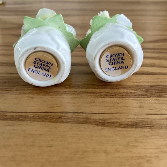 Beautiful vintage salt & pepper shakers - Picture 3 of 6